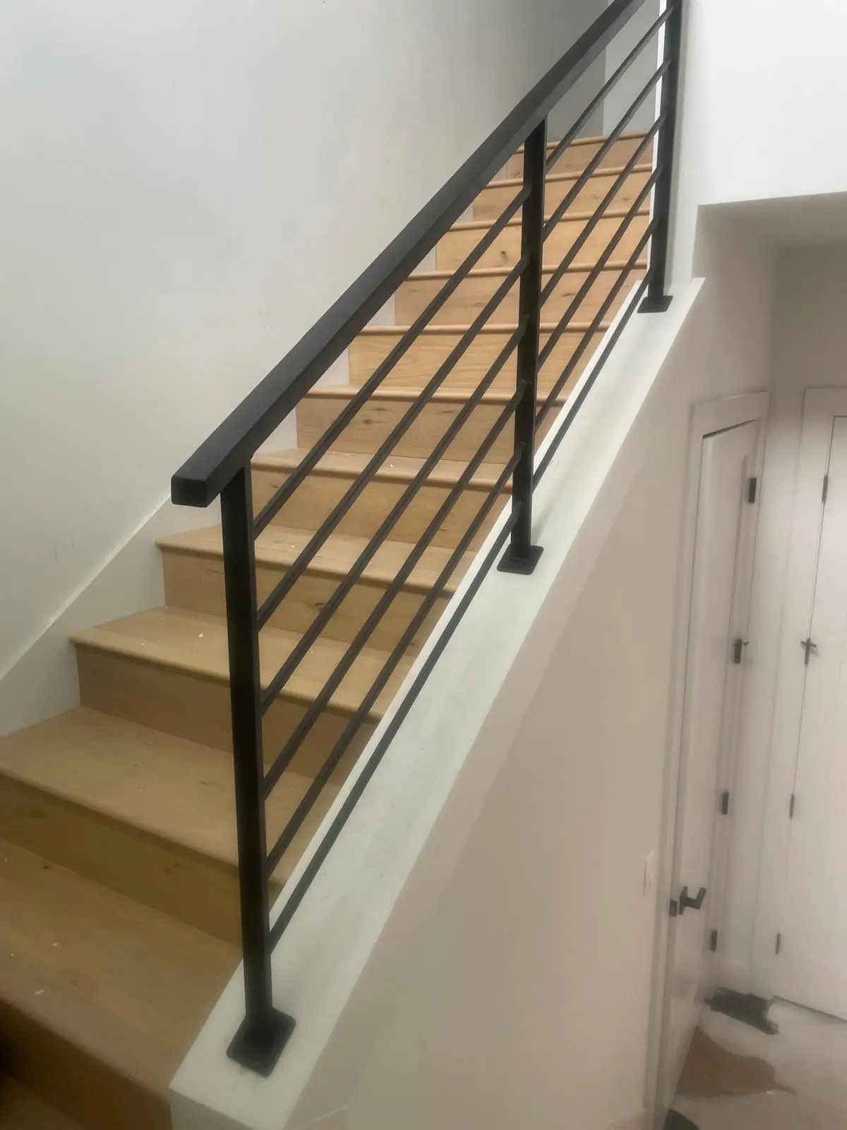 Interior horizontal-bar handrail