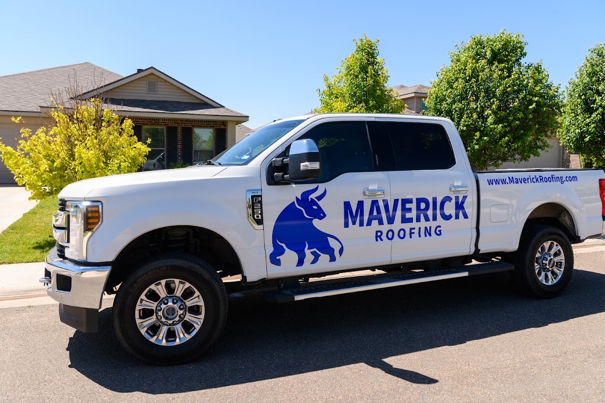 Maverick Roofing logo