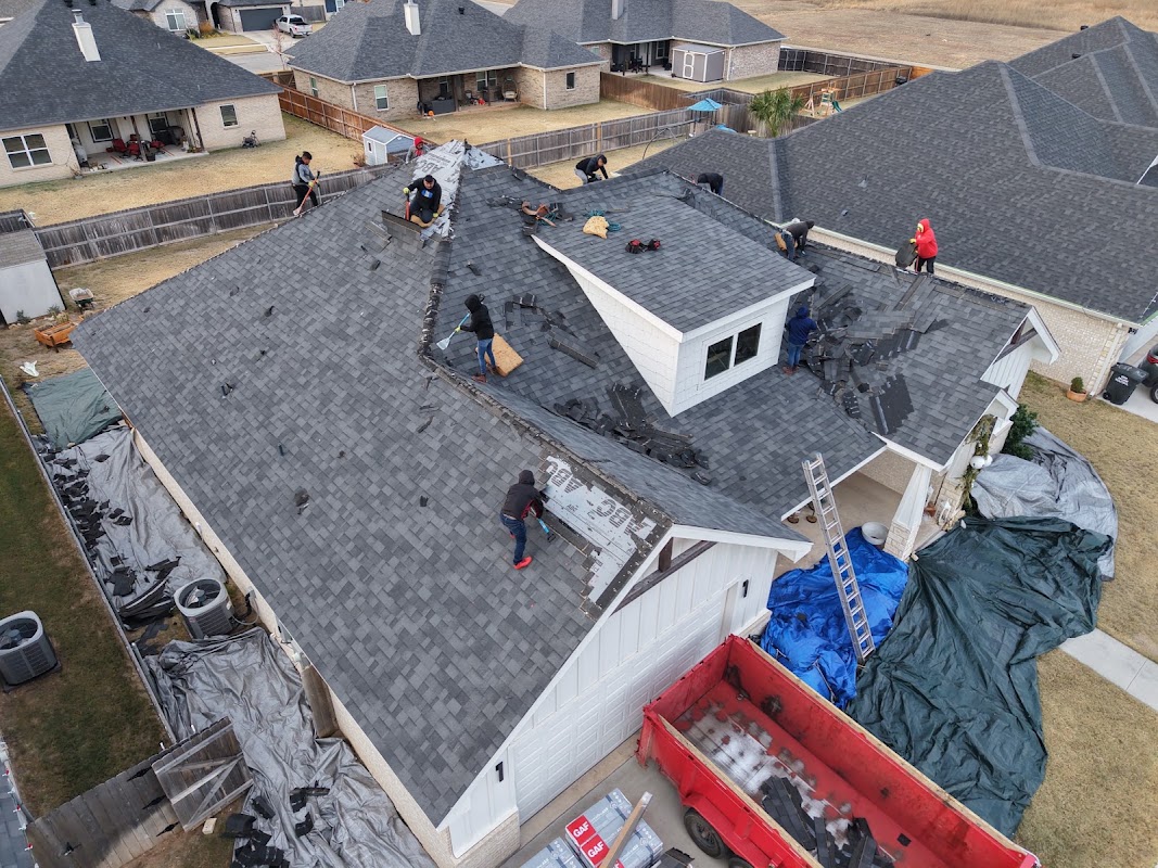 D&J Holdings - Roofing & Construction logo